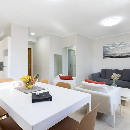 Home2book Cruz Skyline Comfy Apartment *